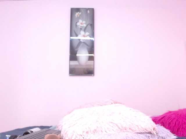 minene-mikami live cam on BongaCams
