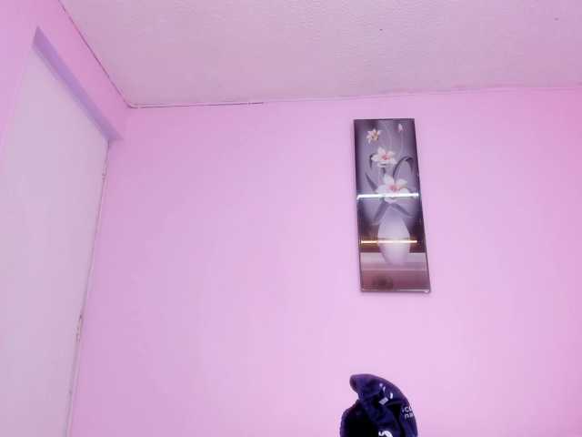 minene-mikami live cam on BongaCams