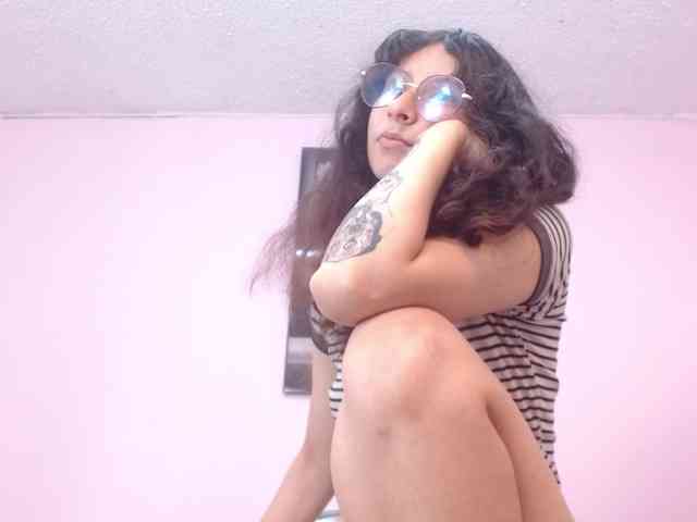 minene-mikami webcam