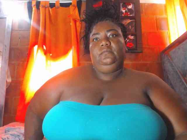 bustyboobsxxll webcam