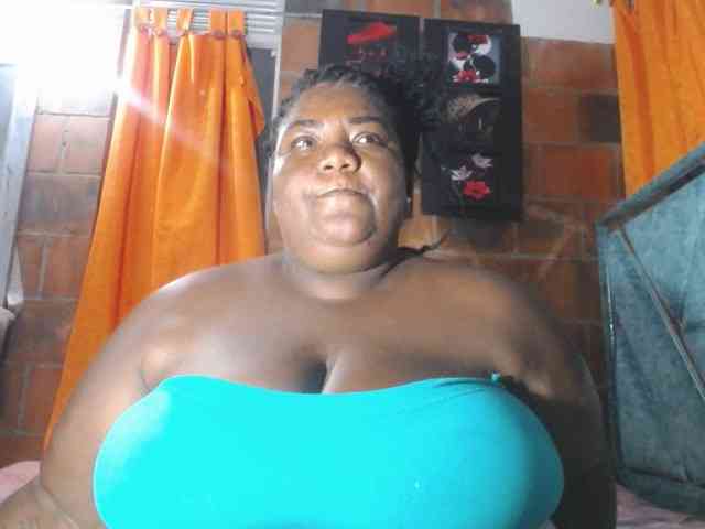 bustyboobsxxll