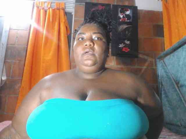 bustyboobsxxll