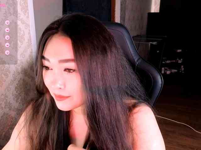 Model: EricaWayne