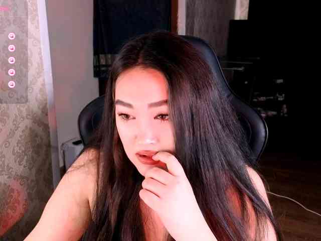 EricaWayne webcam