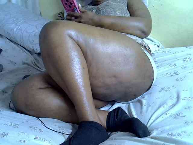 Sexxymamitaa1 webcam