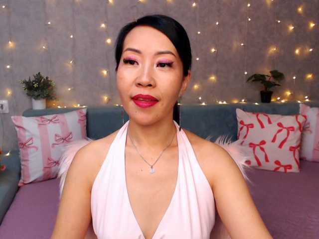 Sarahsexygirl live cam on BongaCams
