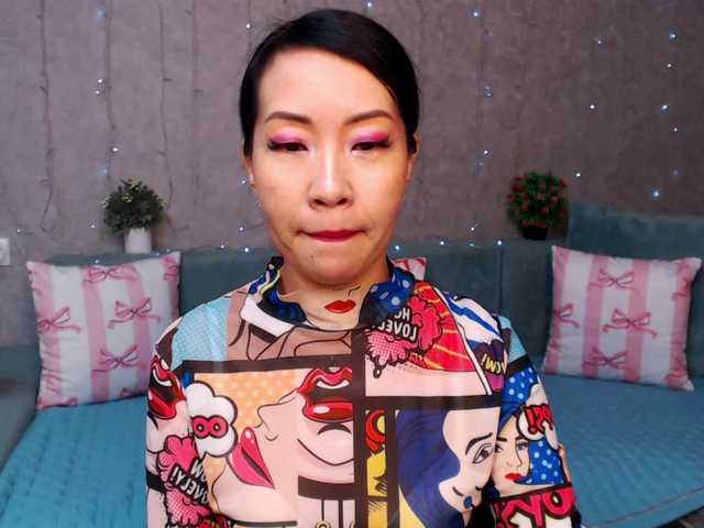 Sarahsexygirl live cam on BongaCams