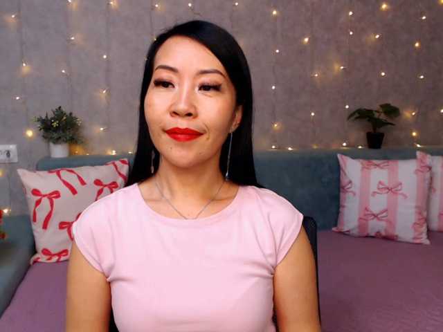 Sarahsexygirl live cam on BongaCams