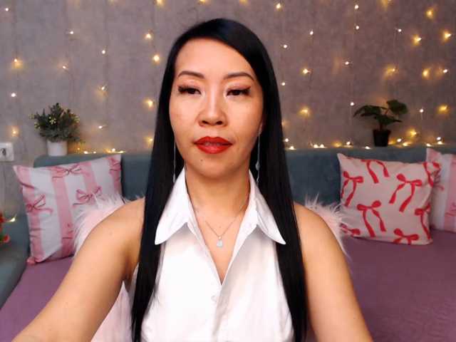 Sarahsexygirl live cam on BongaCams