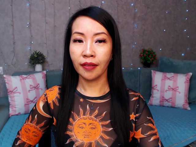 Sarahsexygirl live cam on BongaCams