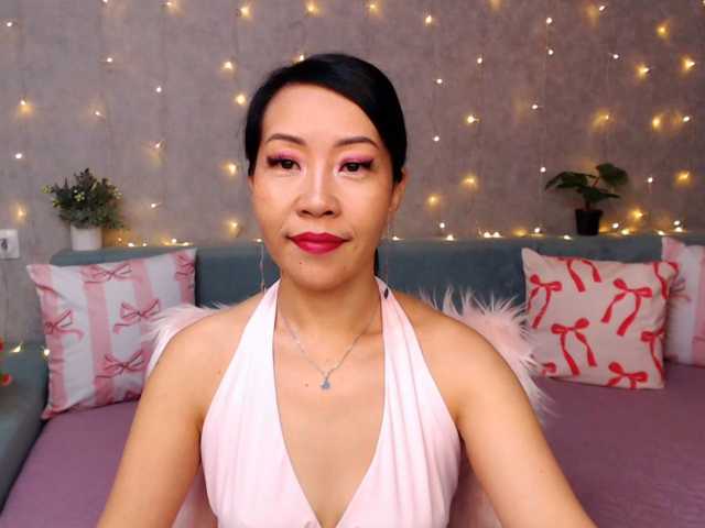 Sarahsexygirl live cam on BongaCams