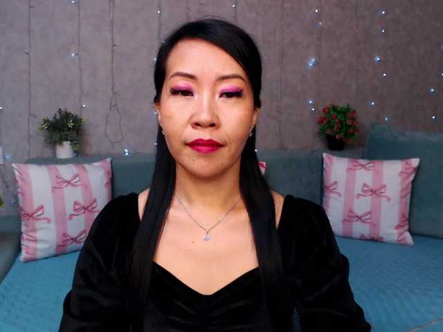 Sarahsexygirl live cam on BongaCams