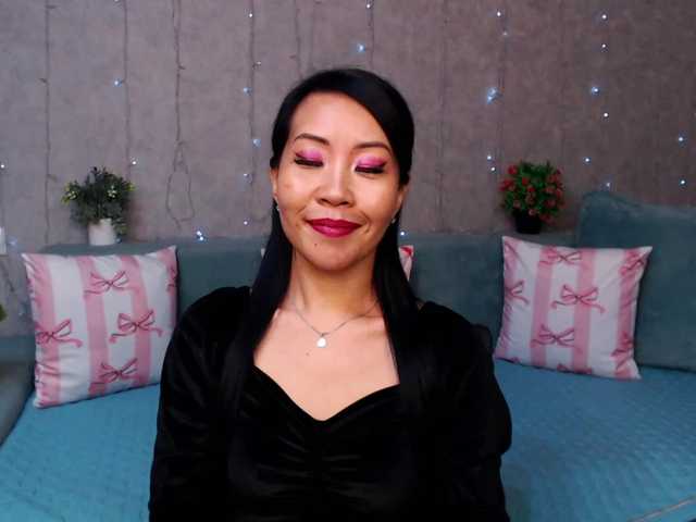 Sarahsexygirl live cam on BongaCams