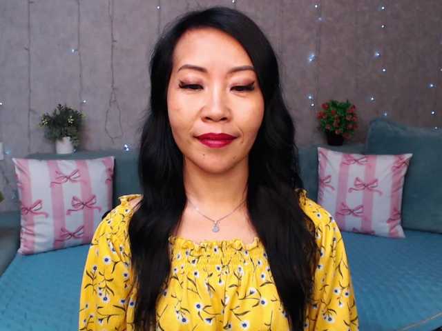 Sarahsexygirl live cam on BongaCams