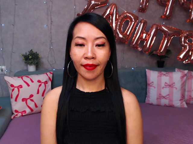 Sarahsexygirl live cam on BongaCams