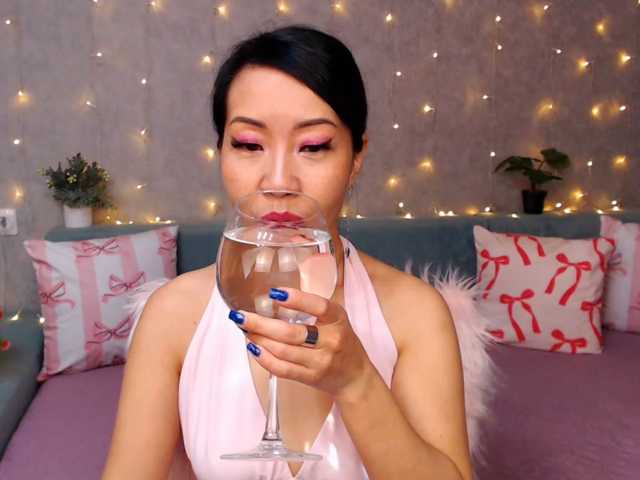 Sarahsexygirl live cam on BongaCams