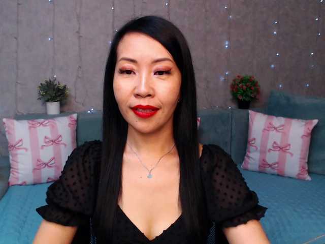 Sarahsexygirl live cam on BongaCams