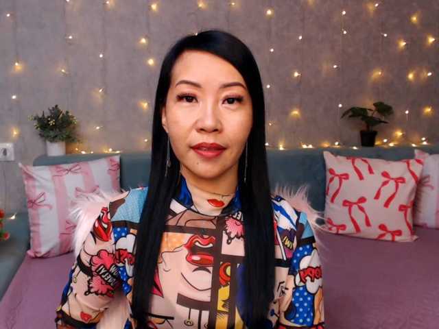 Sarahsexygirl live cam on BongaCams