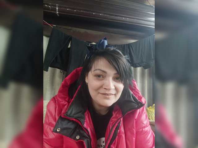 Ailin2's BongaCams show and profile