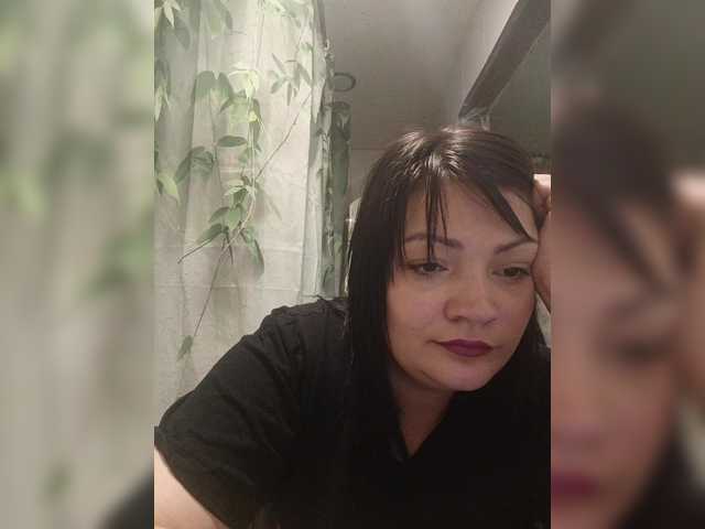 Ailin2's BongaCams show and profile