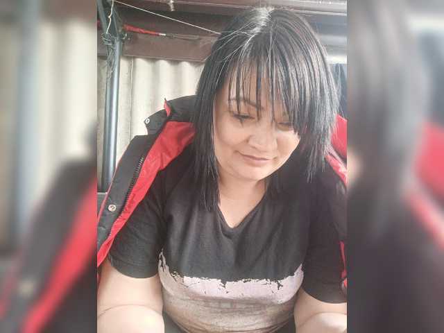 Ailin2's BongaCams show and profile