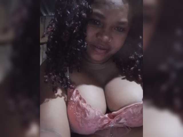 Pascalinnah, en directo ahora en BongaCams