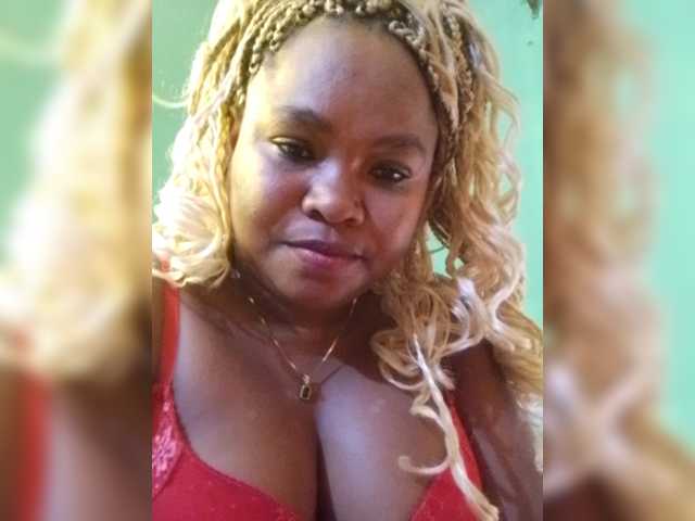 Pascalinnah Live Cam and Statistics on UnifiedCams