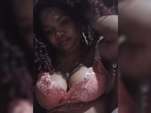 Pascalinnah, live now on BongaCams