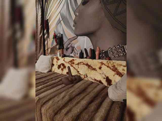 DianaAhTender webcam