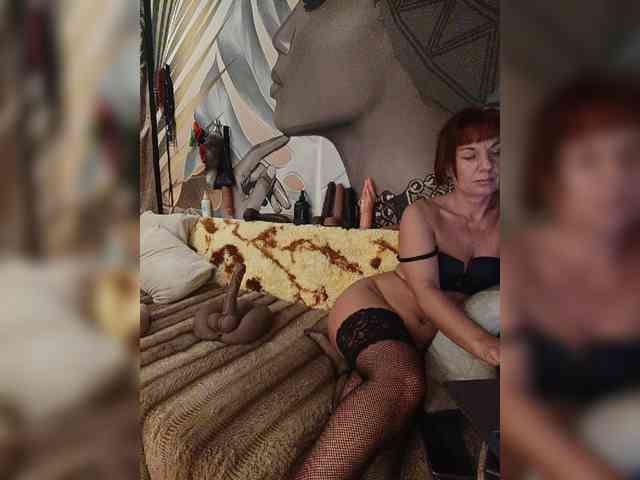 DianaAhTender webcam