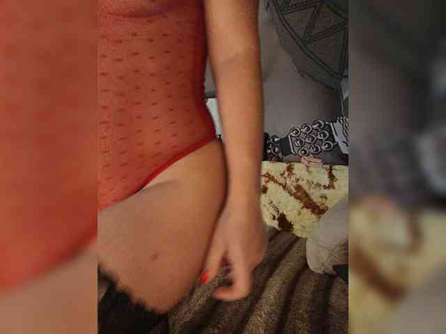 DianaAhTender webcam