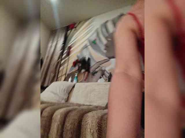 DianaAhTender webcam