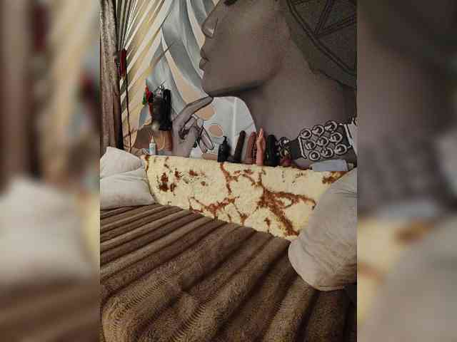 DianaAhTender webcam