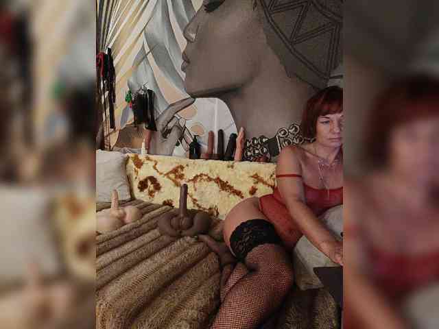 DianaAhTender webcam