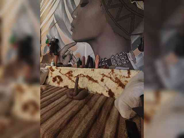 DianaAhTender webcam