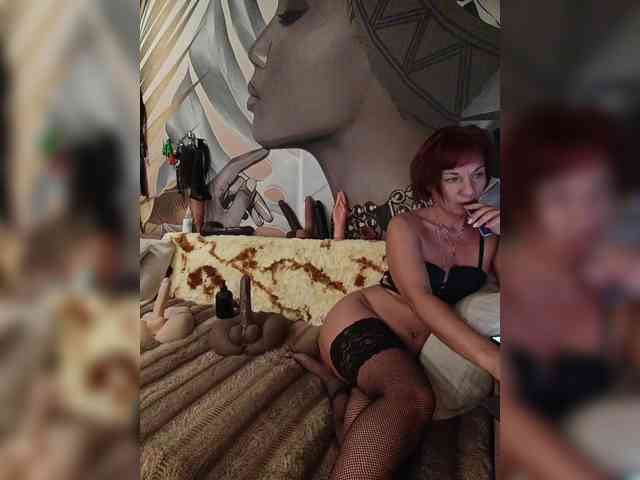 DianaAhTender webcam