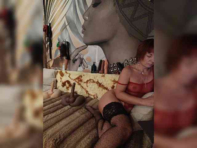 DianaAhTender webcam