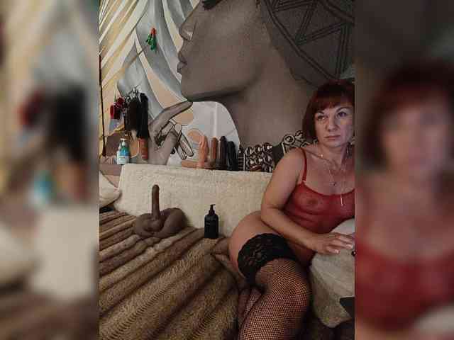 DianaAhTender webcam