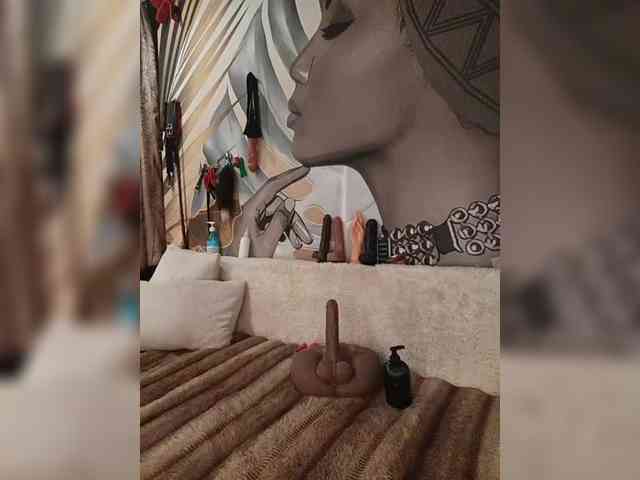 DianaAhTender webcam