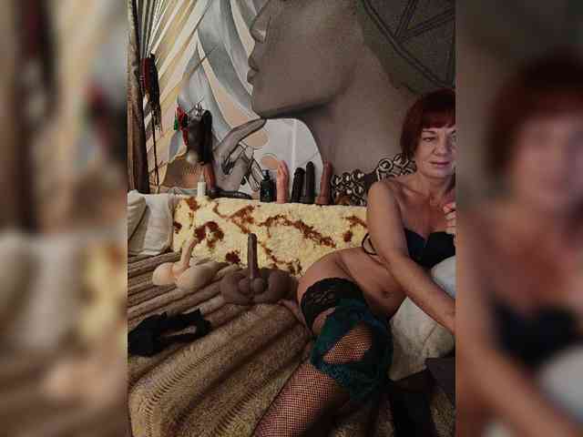 DianaAhTender webcam
