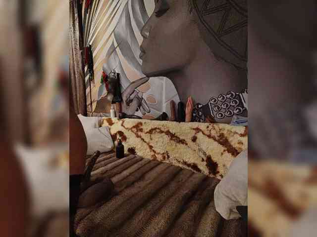 DianaAhTender webcam