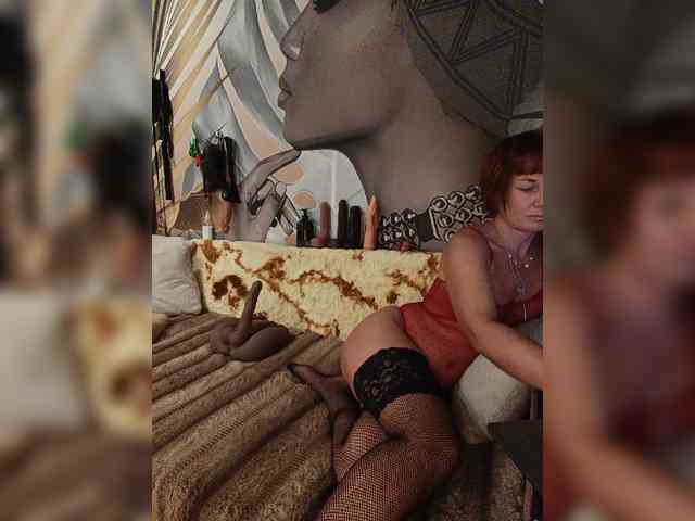 DianaAhTender webcam