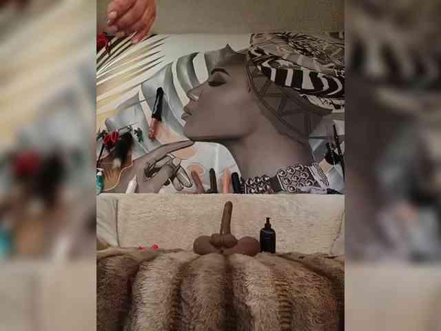 DianaAhTender webcam