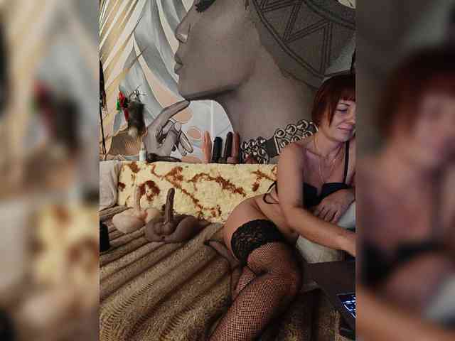 DianaAhTender webcam