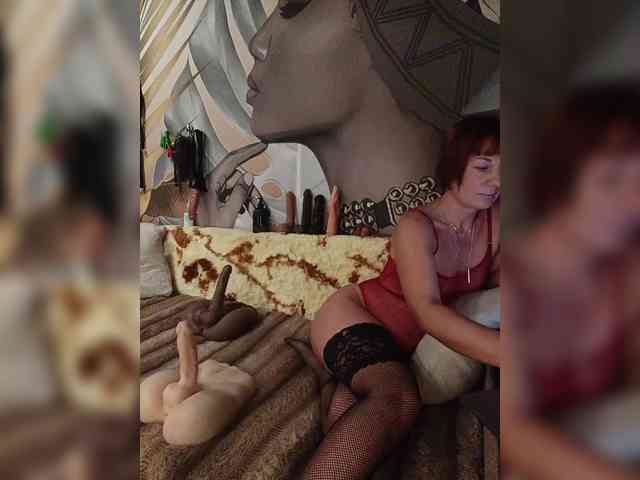 DianaAhTender webcam
