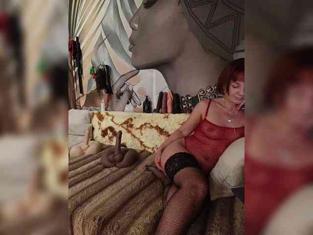 DianaAhTender webcam