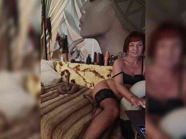DianaAhTender webcam