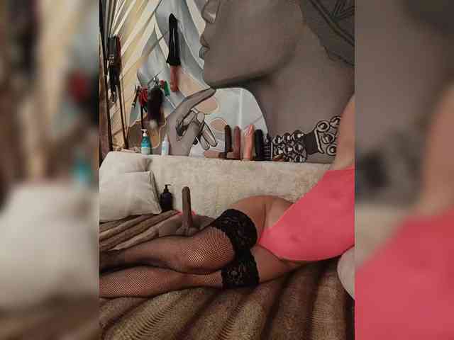 DianaAhTender webcam