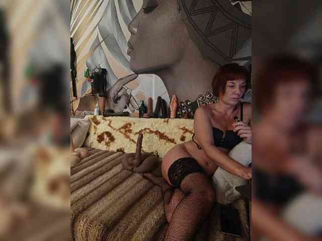 DianaAhTender webcam