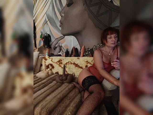 DianaAhTender webcam